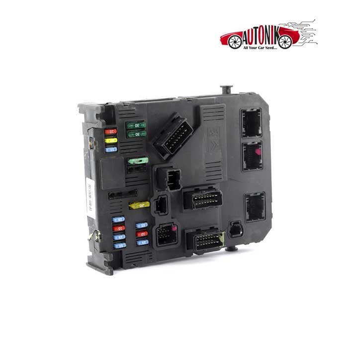 | عمده بازار آنلاین تعداد بالا <div dir="rtl" style="text-align: center"><strong>جعبه فیوز bsi 206 زیمنس فرانسه به صورت استوک بوده و از لحاظ سلامت کاملا تست شده و برای خودرو های 206 مناسب است.</strong></div> جعبه فیوز BSI 207 استوک